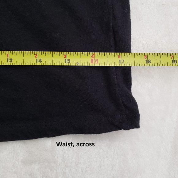 3/$20 EUC Old Navy Black Everywear Floral Bloom Wild T-Shirt XS - Picture 7 of 7